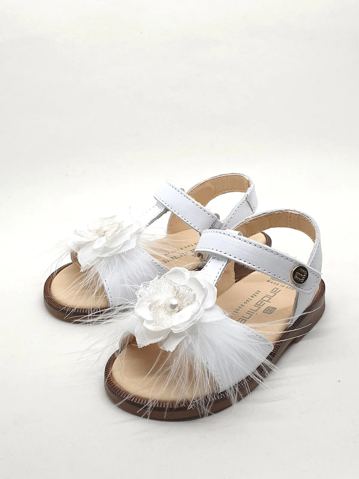 Andanines leather sandals with feathers