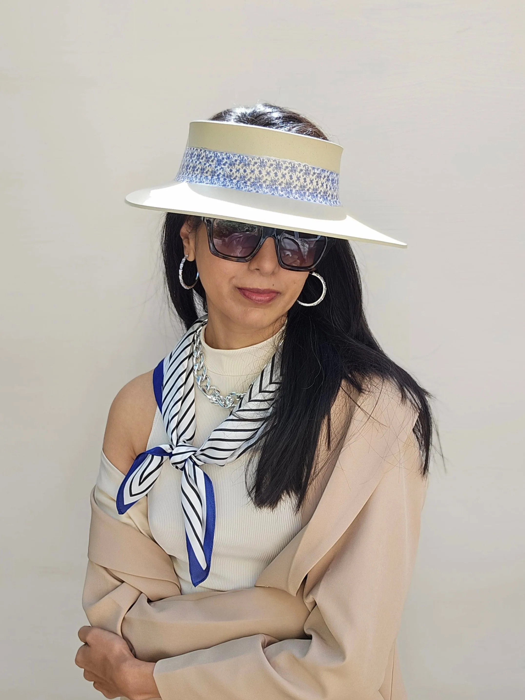 Beige "LadyEVA" Visor Hat with Floral China Blue Band