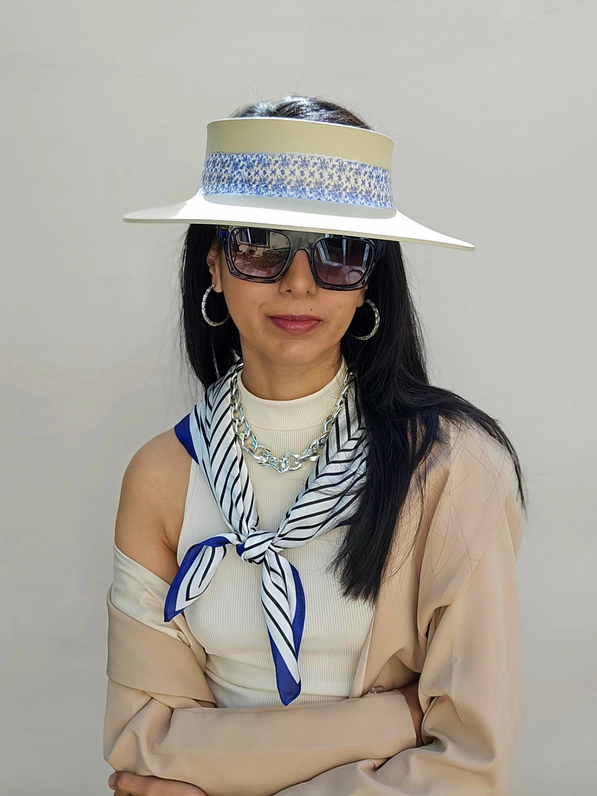 Beige "LadyEVA" Visor Hat with Floral China Blue Band