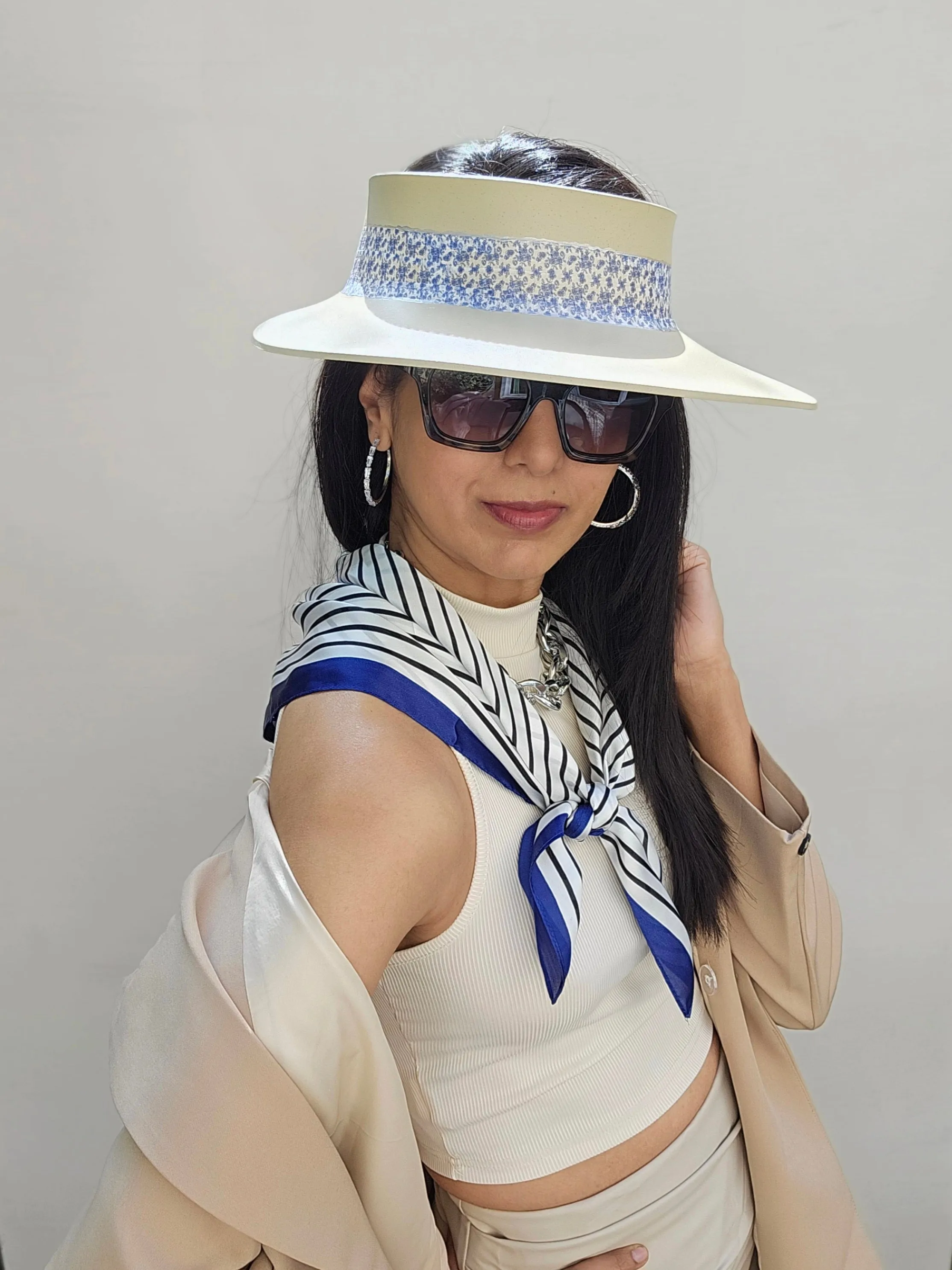 Beige "LadyEVA" Visor Hat with Floral China Blue Band