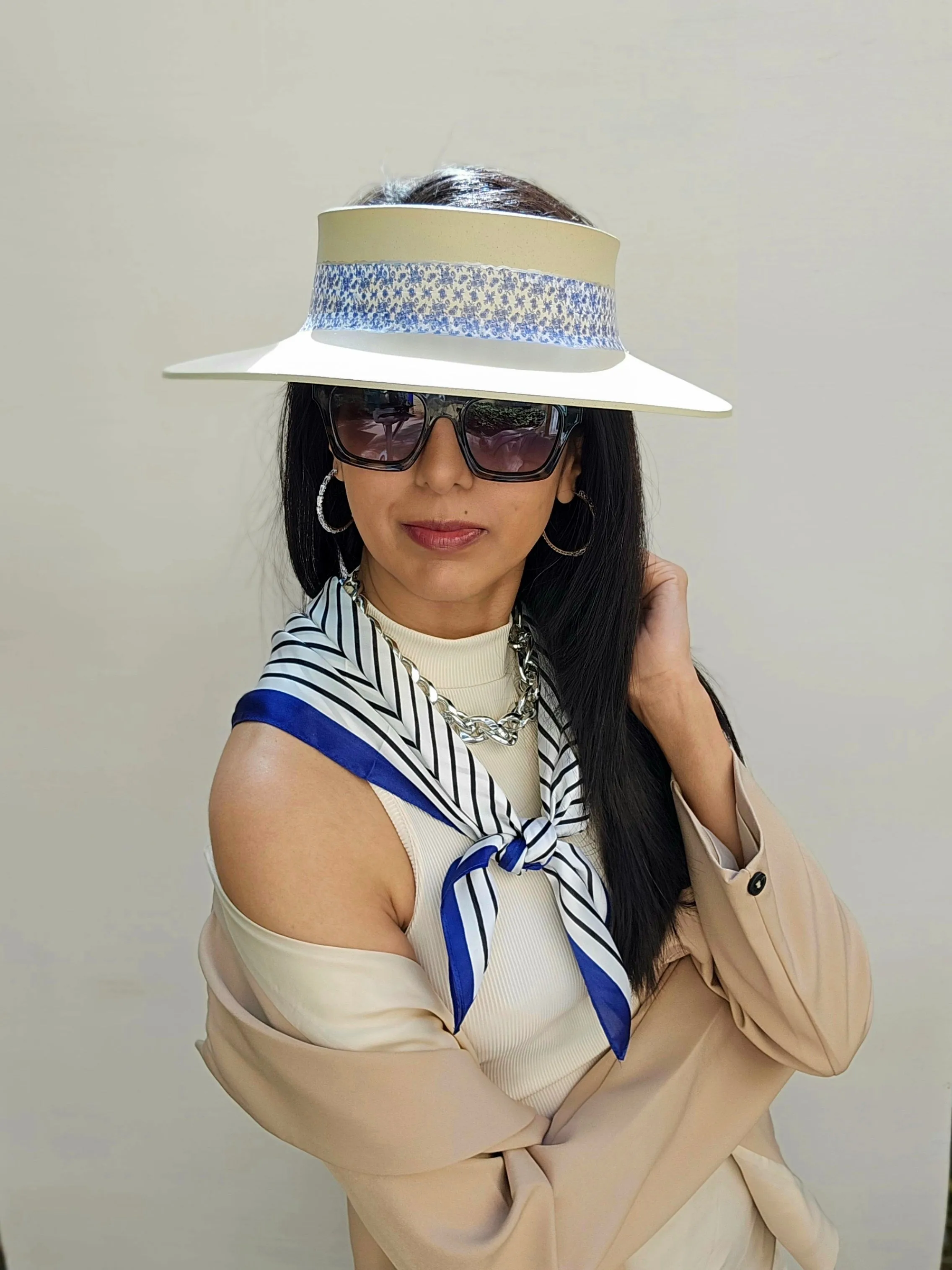 Beige "LadyEVA" Visor Hat with Floral China Blue Band