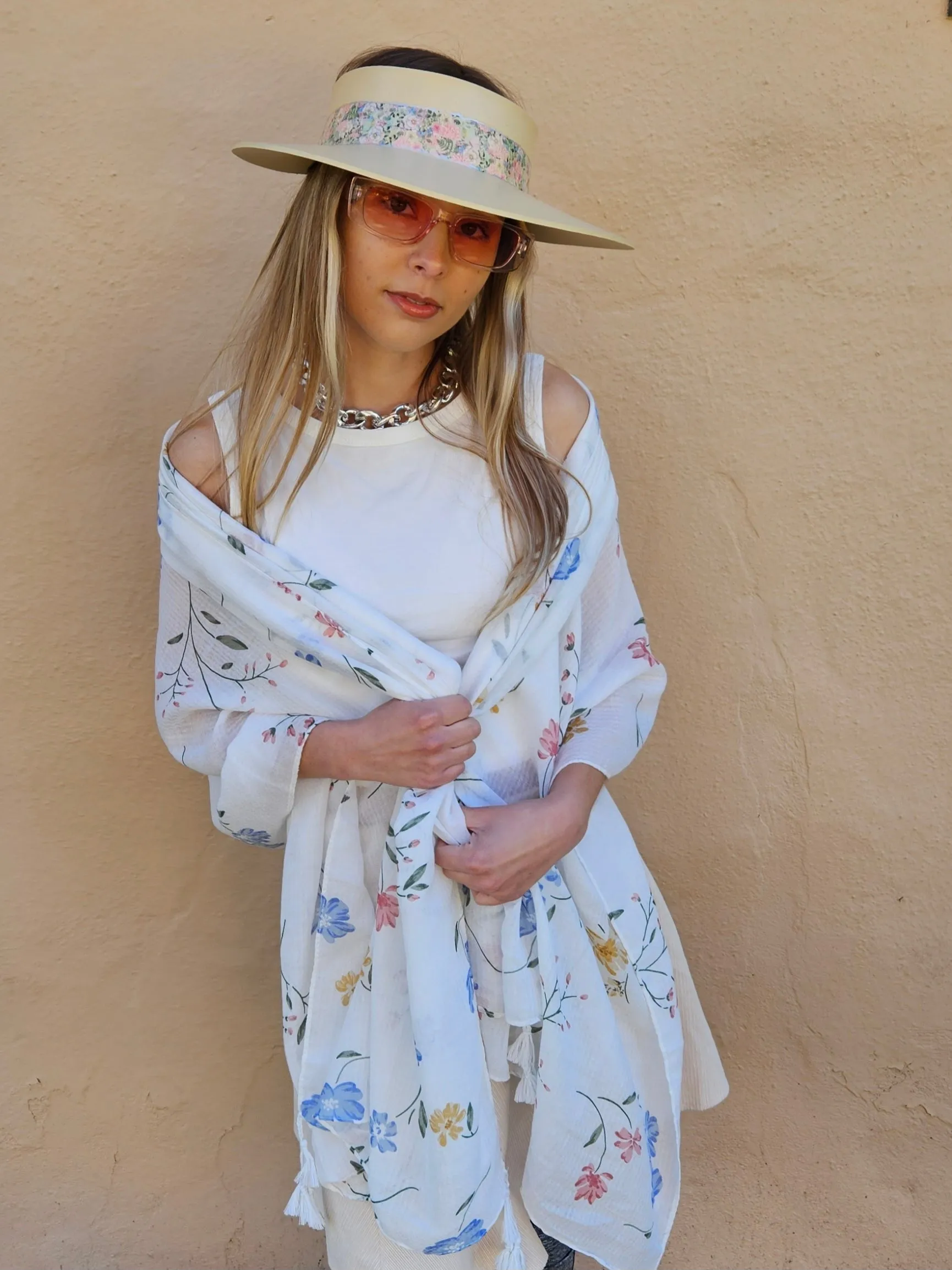 Beige "LadyEVA" Visor Hat with Light Pink Floral Band