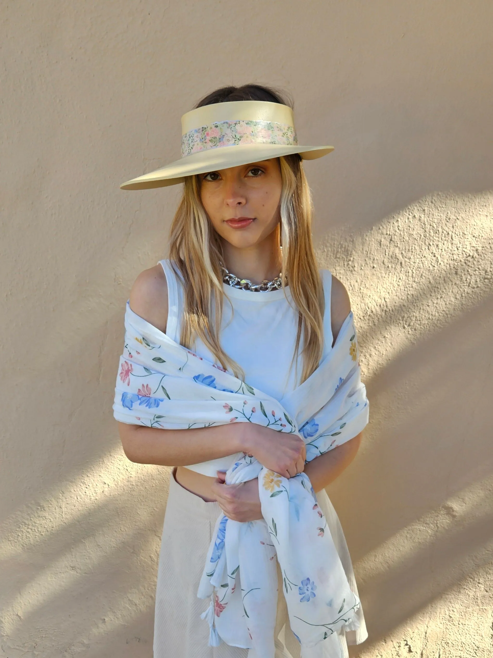 Beige "LadyEVA" Visor Hat with Light Pink Floral Band