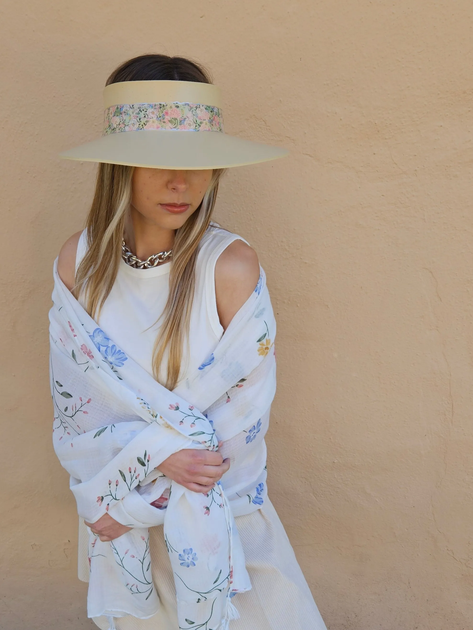 Beige "LadyEVA" Visor Hat with Light Pink Floral Band