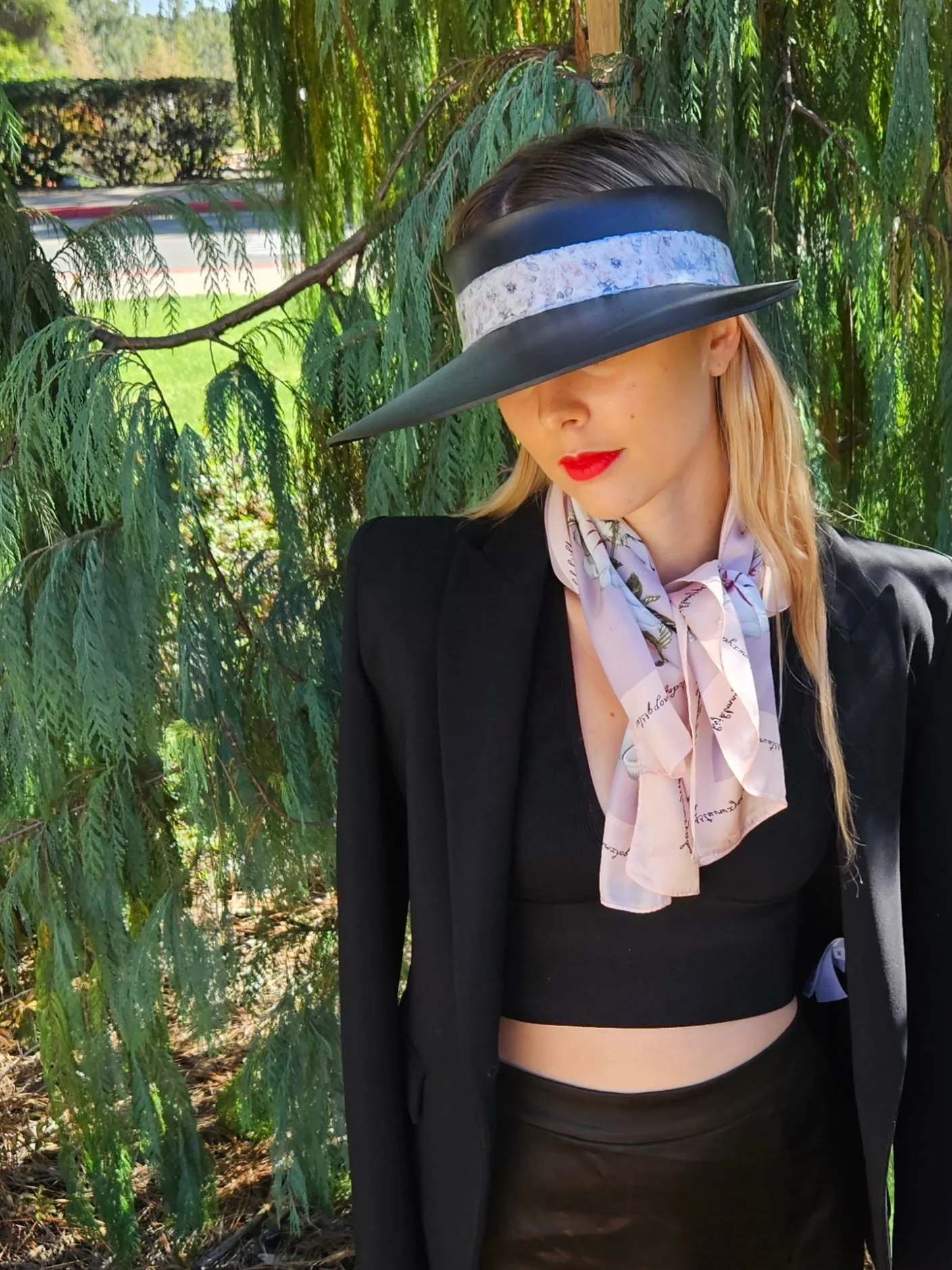 Black "LadyEVA" Visor Hat with Pale Pink Floral Band