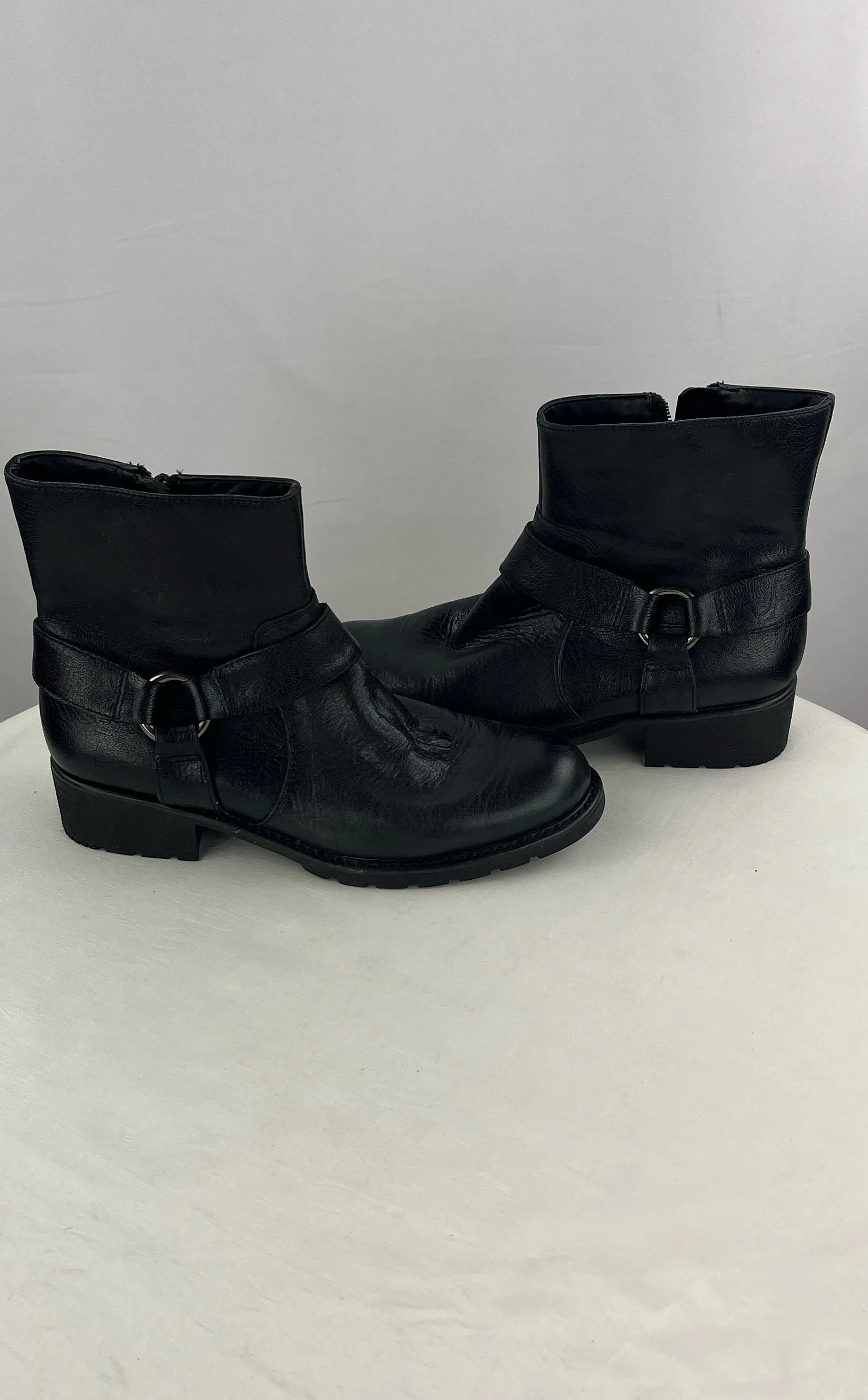 Clarks Women's Black Leather Mid Calf Round Toe Cowboy Boots Size 6.5