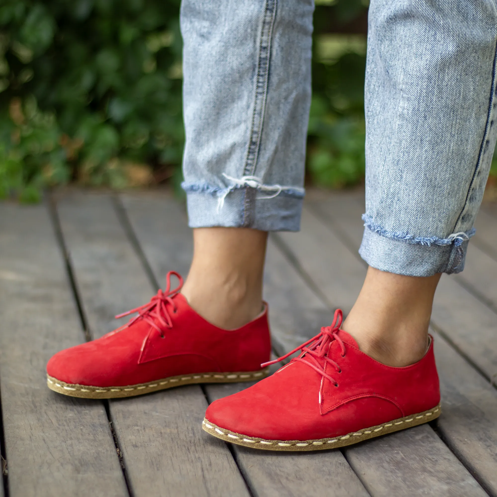 Earthing Shoes With Copper, Oxford Style Lace-up for Women, Red Nubuck