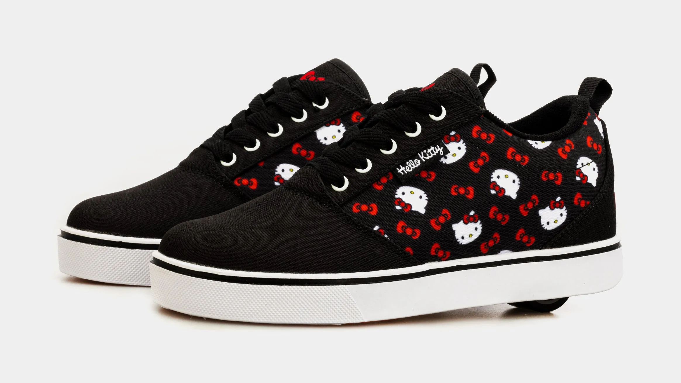 Hello Kitty Pro 20 Grade School Skate Shoes (Black)