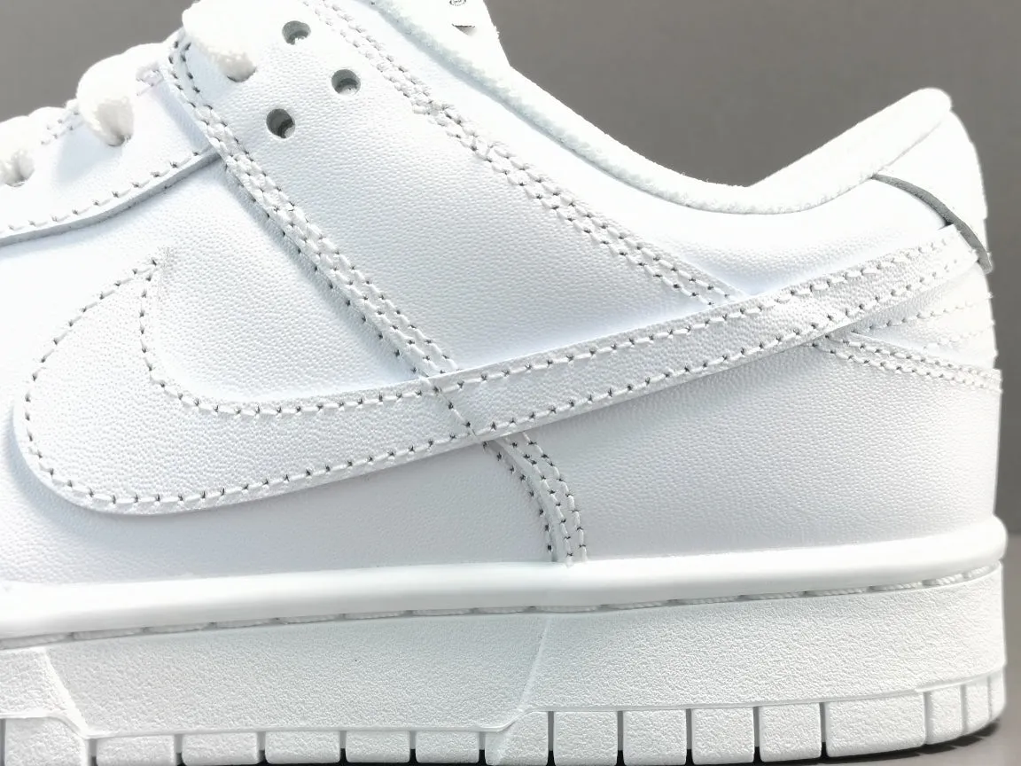 NIKE DUNK x TRIPLE WHITE