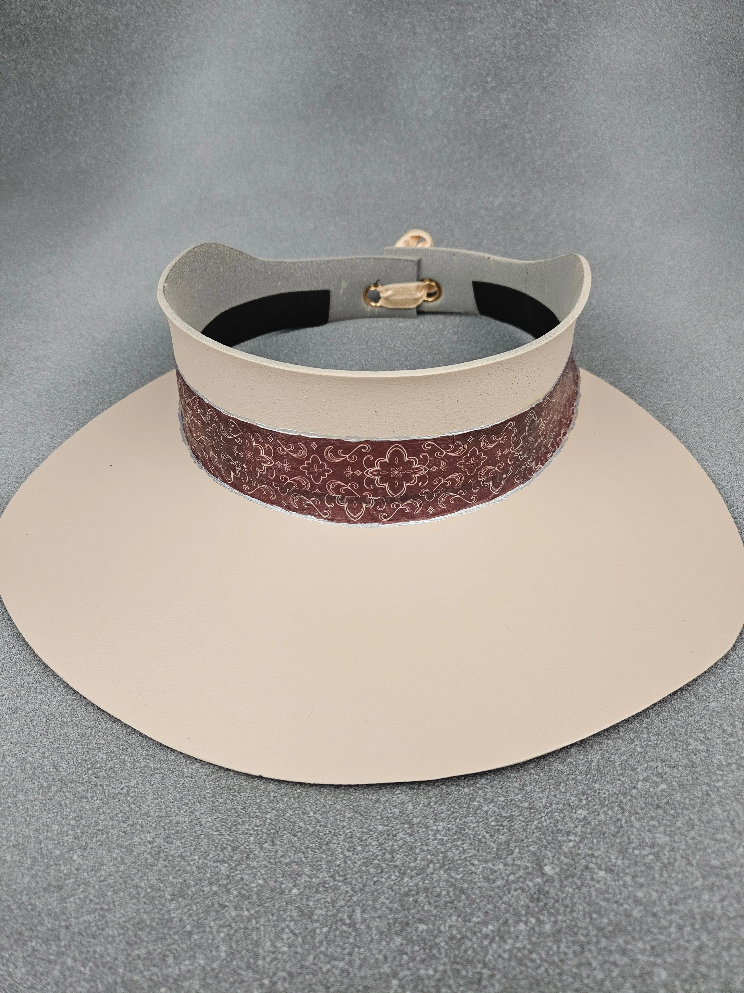 Peachy Beige "LadyEVA" Visor Hat with Burgundy Geometric Band