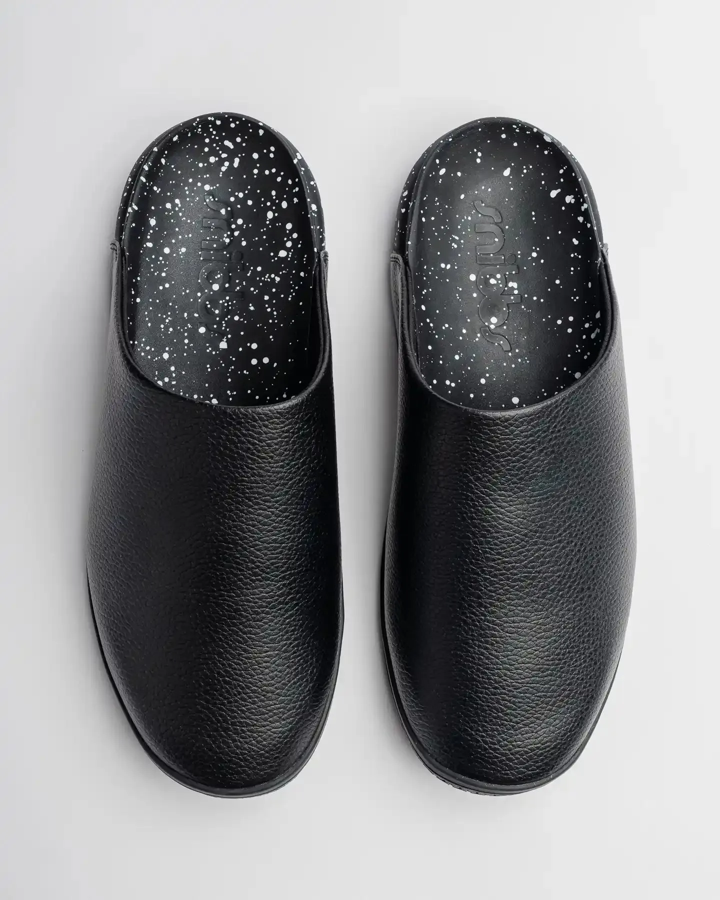 The Clog - Black Speckle