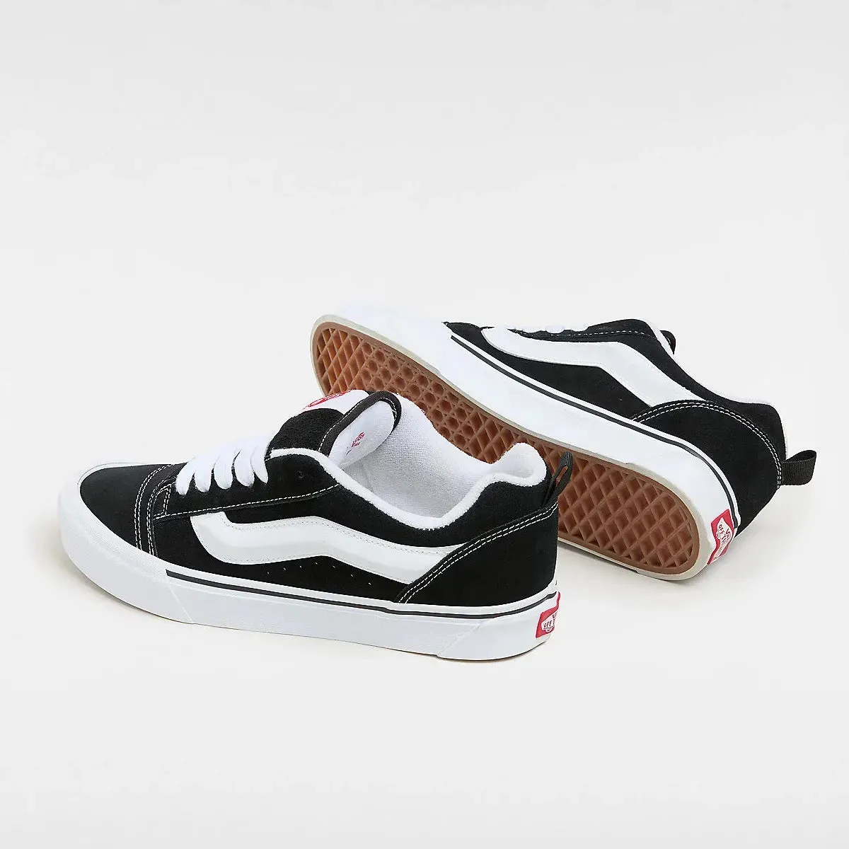 Vans Unisex Knu Skool Shoes - Black / White