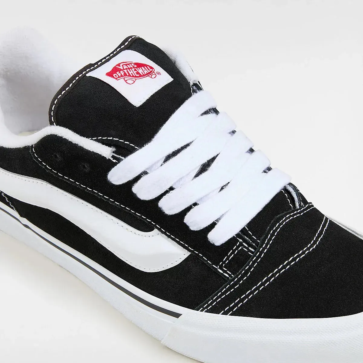 Vans Unisex Knu Skool Shoes - Black / White