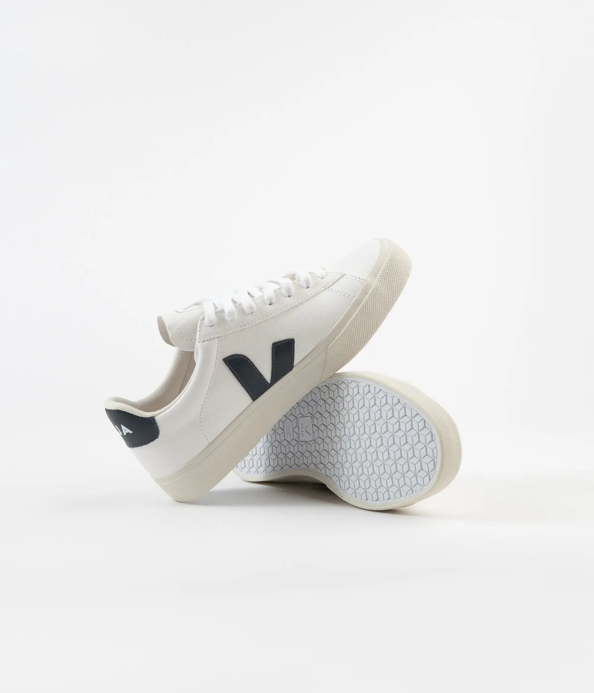 Veja Campo ChromeFree Leather Shoes - White / Nautico