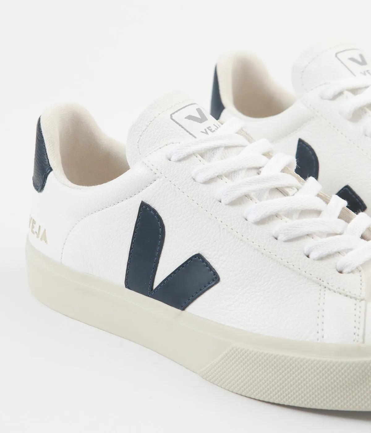 Veja Campo ChromeFree Leather Shoes - White / Nautico