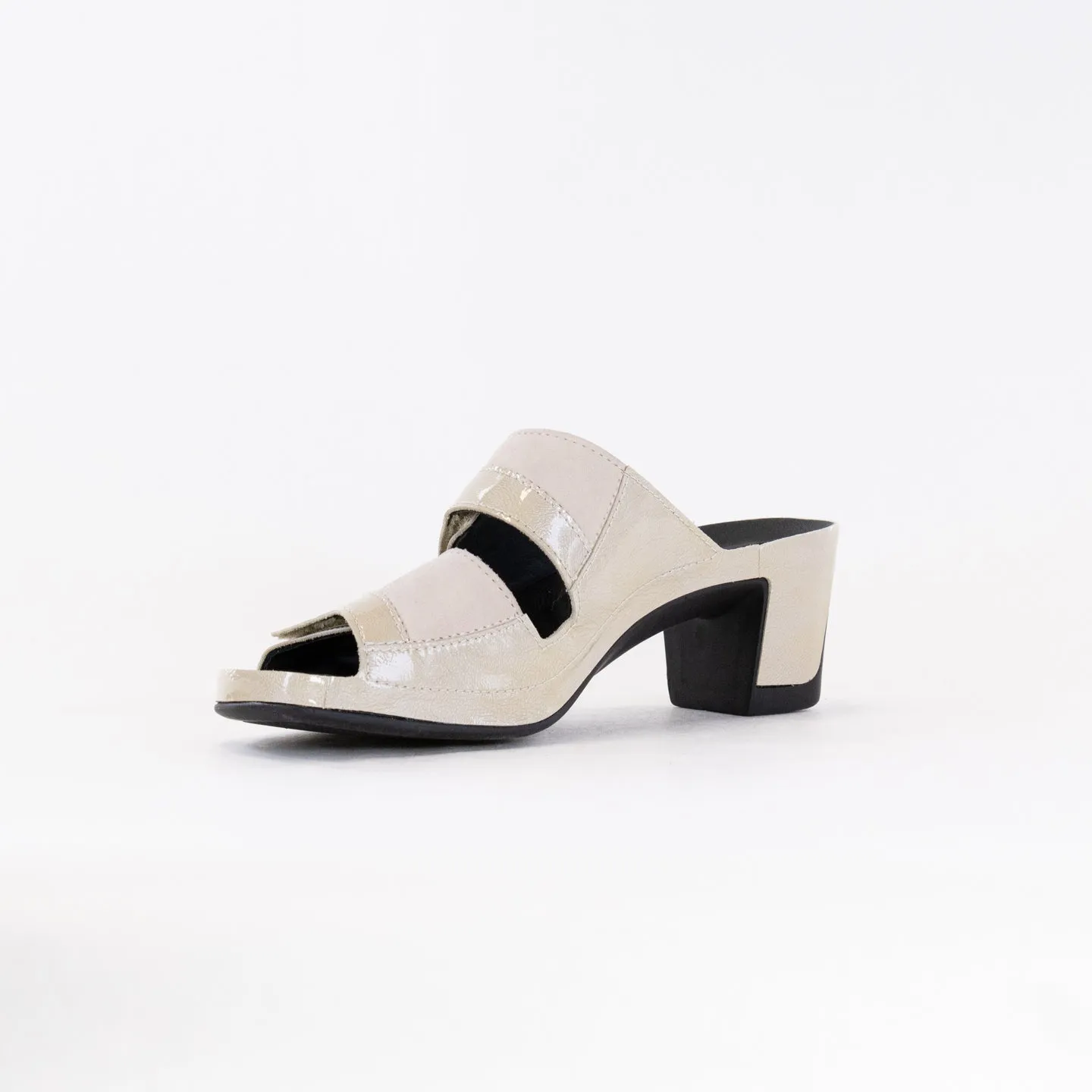 Vital Joy Mule Sandal (Women's) - Apache Creme Nubuck/Patent Leather