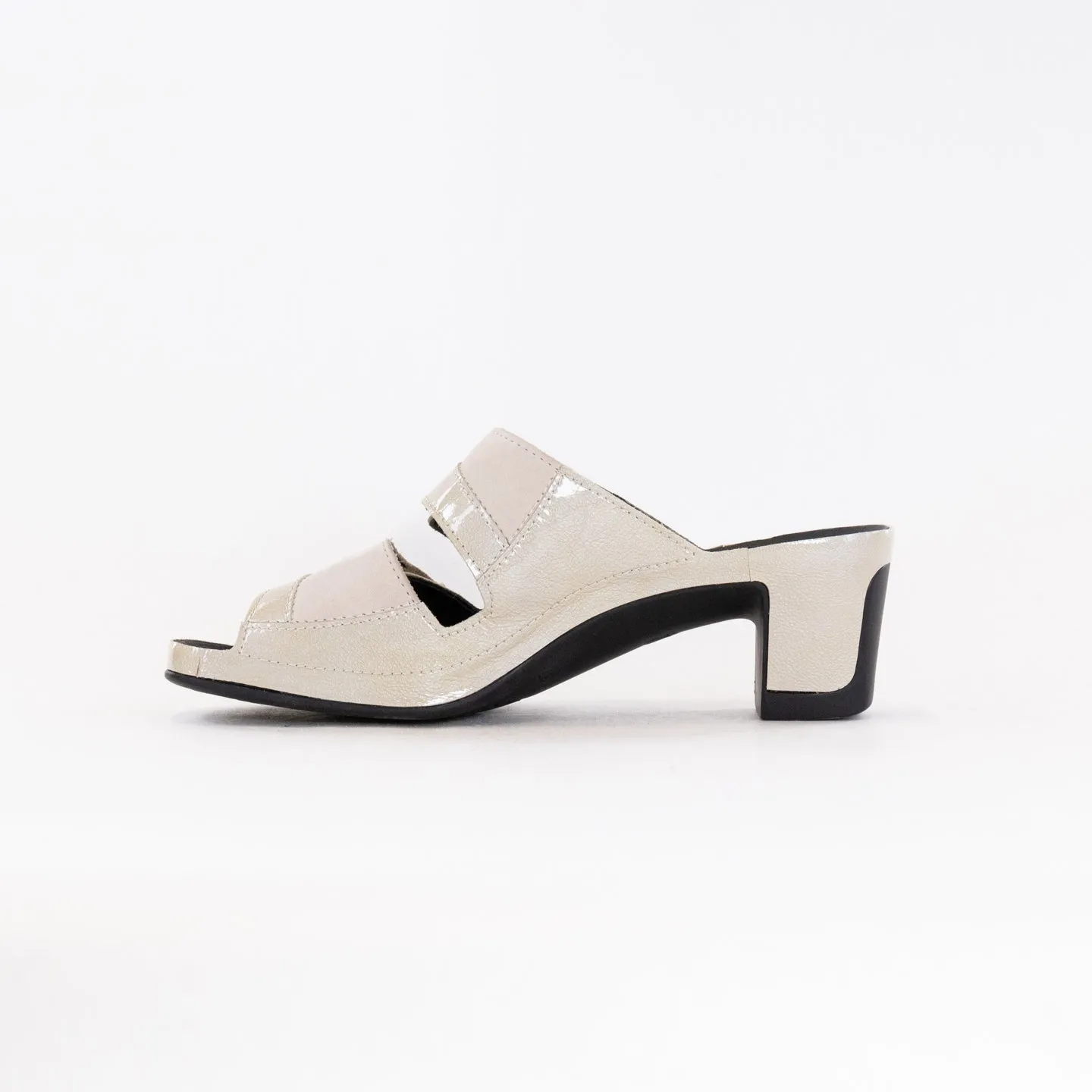 Vital Joy Mule Sandal (Women's) - Apache Creme Nubuck/Patent Leather